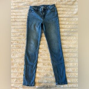 Size 6 Women’s Old Navy jeans